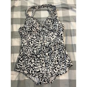 Suddenly Slim by Catalina Swimsuit size XL(16-18)